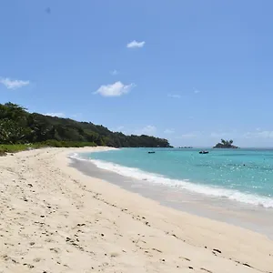 https://pieds-dans-leau-holiday-apartments.maheislandhotels.com