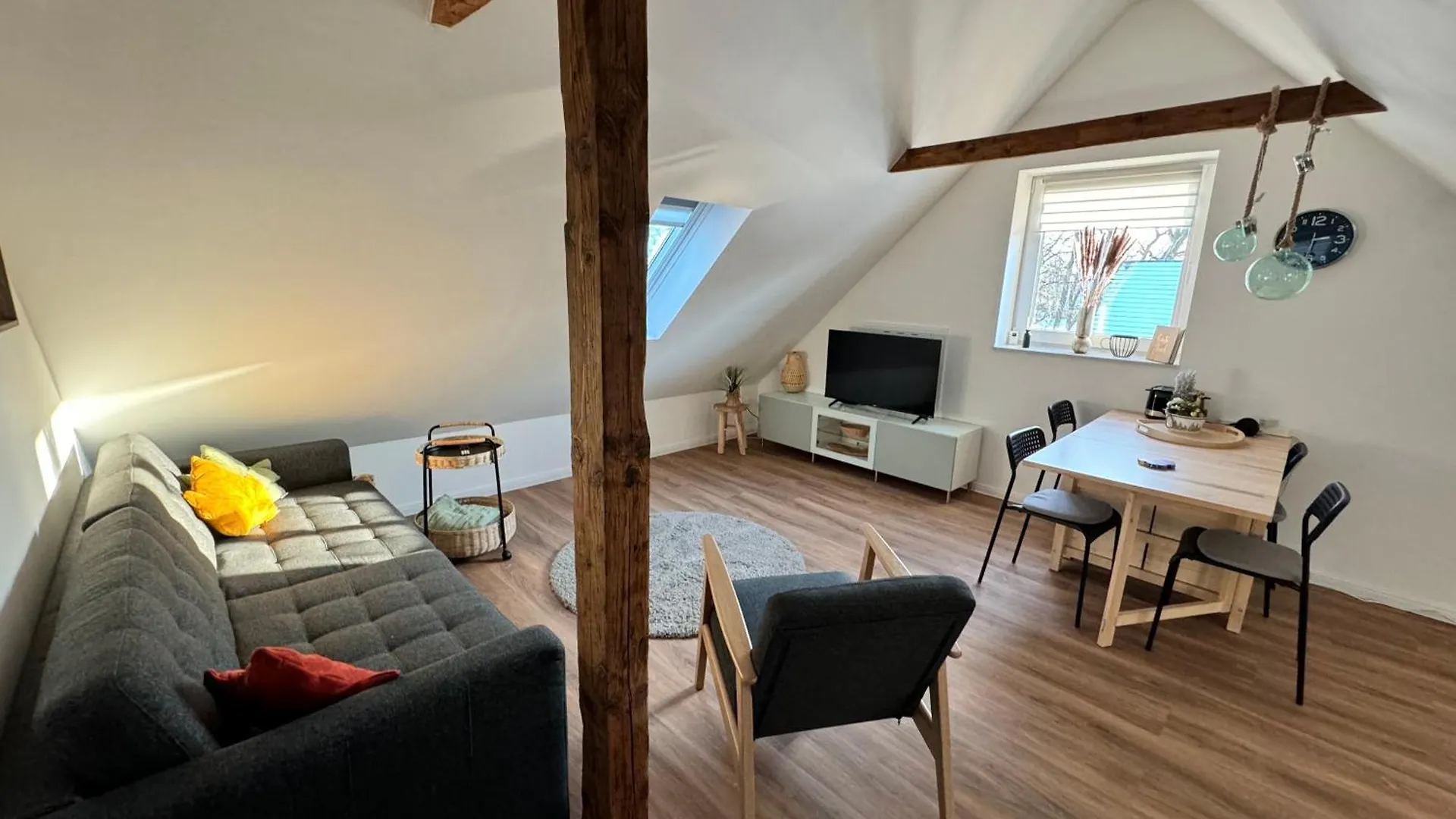 Apartment Modernes Apartment, Voll Eingerichtet Inkl Parkplatz Wlan Bremen Germany